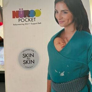 L/XL Black NüRoo Pocket Babywearing Shirt with Support Belt